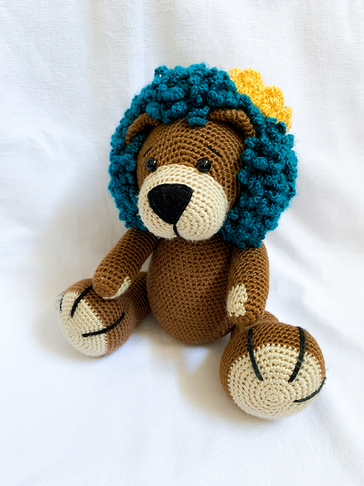 Crochet Amigurumi Lion doll, sitting